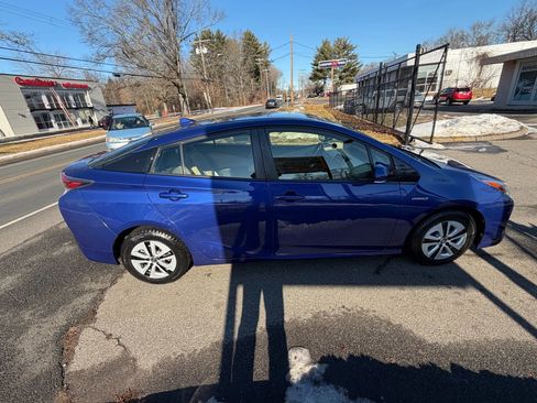 Used 2016 Toyota Prius Two image 4