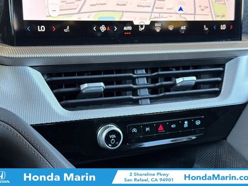 Used 2025 Ford Explorer Active AWD/4WD image 26