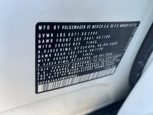 Certified 2024 Volkswagen Tiguan SEL R-Line image 18