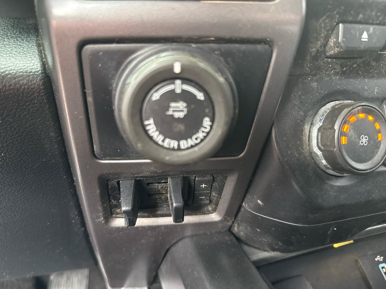 Used 2016 Ford F150 XLT w/ Equipment Group 302A Luxury AWD/4WD image 10