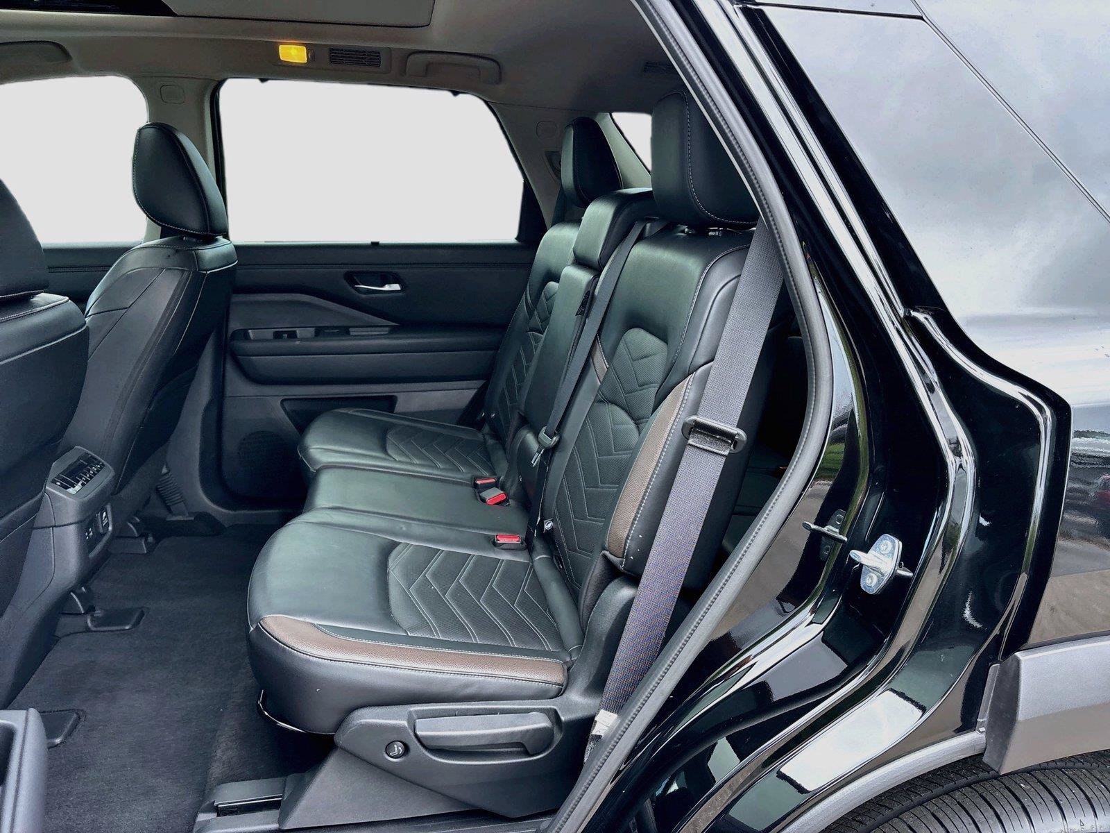 Used 2024 Nissan Pathfinder Platinum w/ Cargo Package FWD image 25
