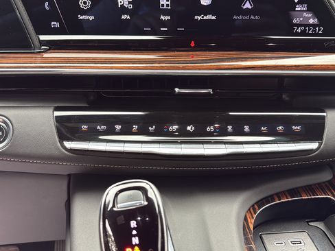 Certified 2024 Cadillac Escalade ESV Premium Luxury w/ LPO, Floor Liner Package AWD/4WD image 43