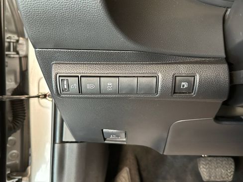 Used 2023 Toyota Corolla SE AWD/4WD image 18
