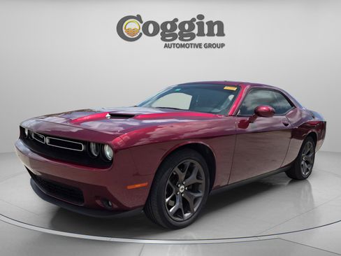Used 2018 Dodge Challenger SXT Plus RWD image 2