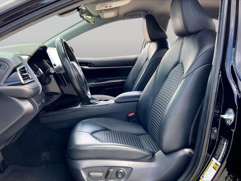 Used 2021 Toyota Camry SE FWD image 8