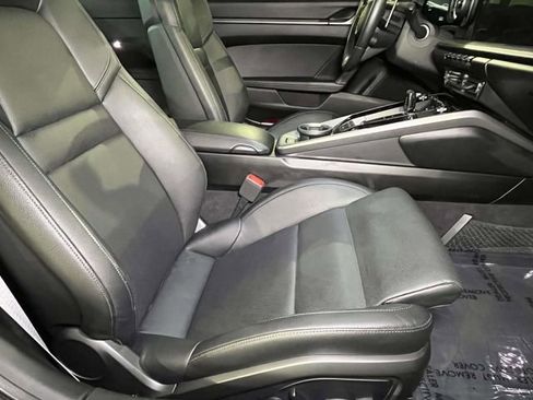 Used 2021 Porsche 911 Carrera 4 image 23