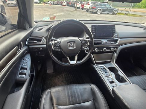Used 2018 Honda Accord Touring image 5