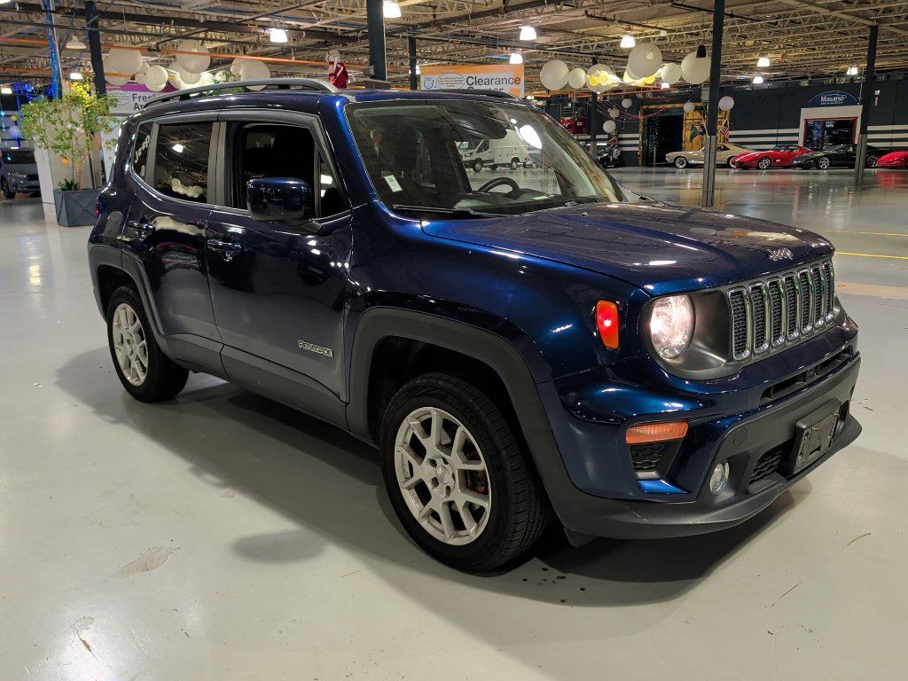 Used 2019 Jeep Renegade Latitude w/ Cold Weather Group AWD/4WD image 1