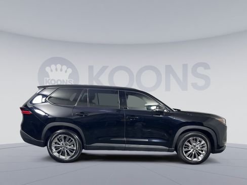 Used 2025 Toyota Grand Highlander AWD image 4