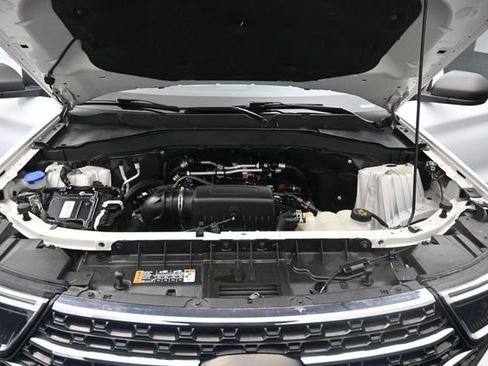 Certified 2024 Ford Explorer XLT w/ Equipment Group 202A AWD/4WD image 17