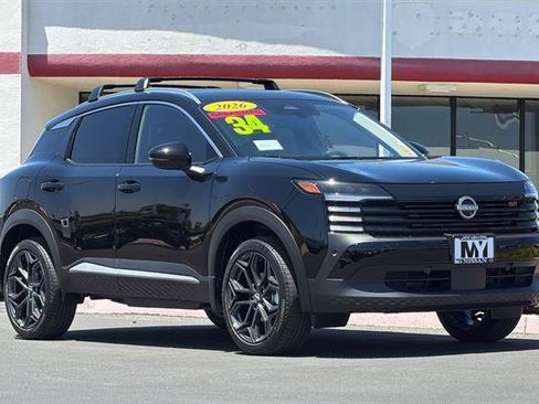 New 2026 Nissan Kicks SR AWD/4WD image 2
