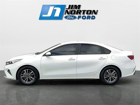 Used 2023 Kia Forte LXS image 6