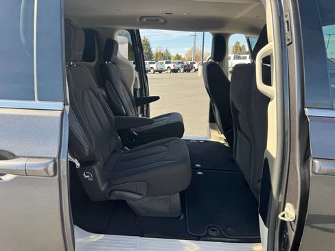 Used 2020 Chrysler Voyager LX FWD image 32