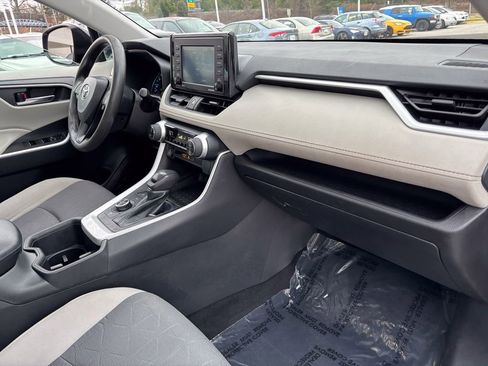 Certified 2022 Toyota RAV4 XLE image 41