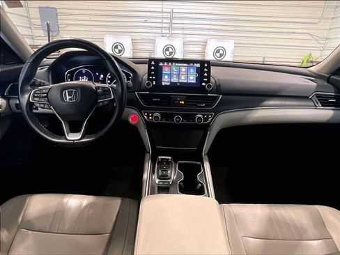 Used 2021 Honda Accord Touring image 16