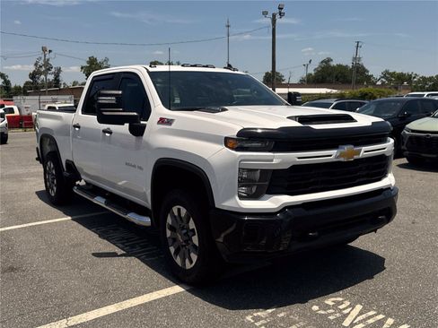 Used 2024 Chevrolet Silverado 2500 Custom w/ Custom Value Package AWD/4WD image 2
