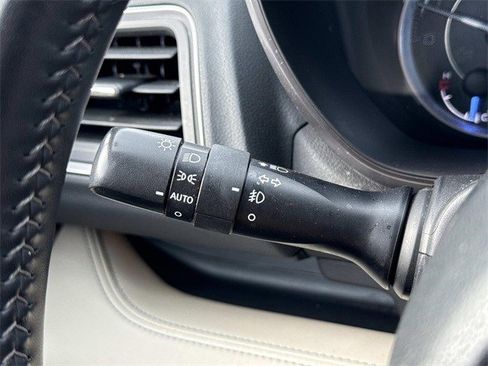 Used 2022 Subaru Ascent Touring image 27