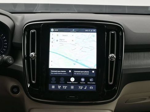New 2026 Volvo XC40 B5 Ultra w/ Protection Package Premier AWD/4WD image 14
