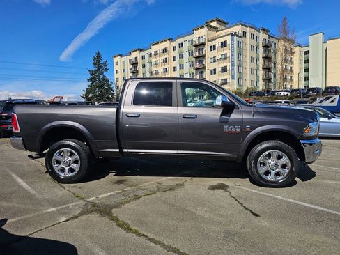 Used 2014 RAM 2500 Laramie w/ Convenience Group AWD/4WD image 9