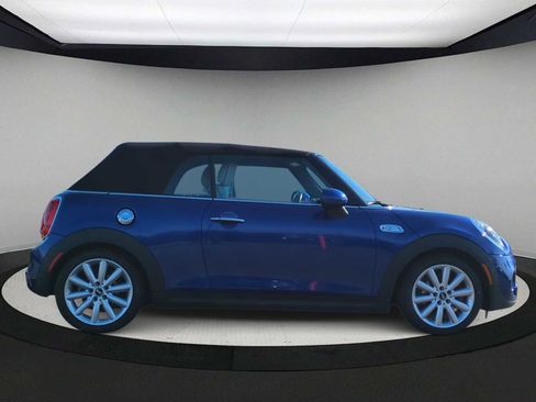 Used 2019 MINI Cooper S w/ Signature Upholstery Package image 9