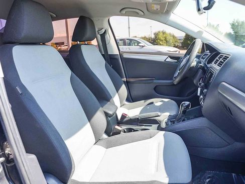 Used 2017 Volkswagen Jetta S image 16
