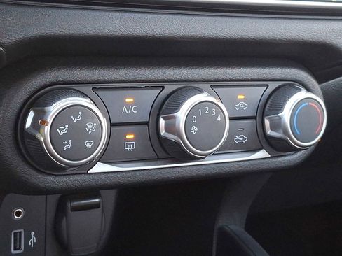 Used 2023 Nissan Versa S image 14