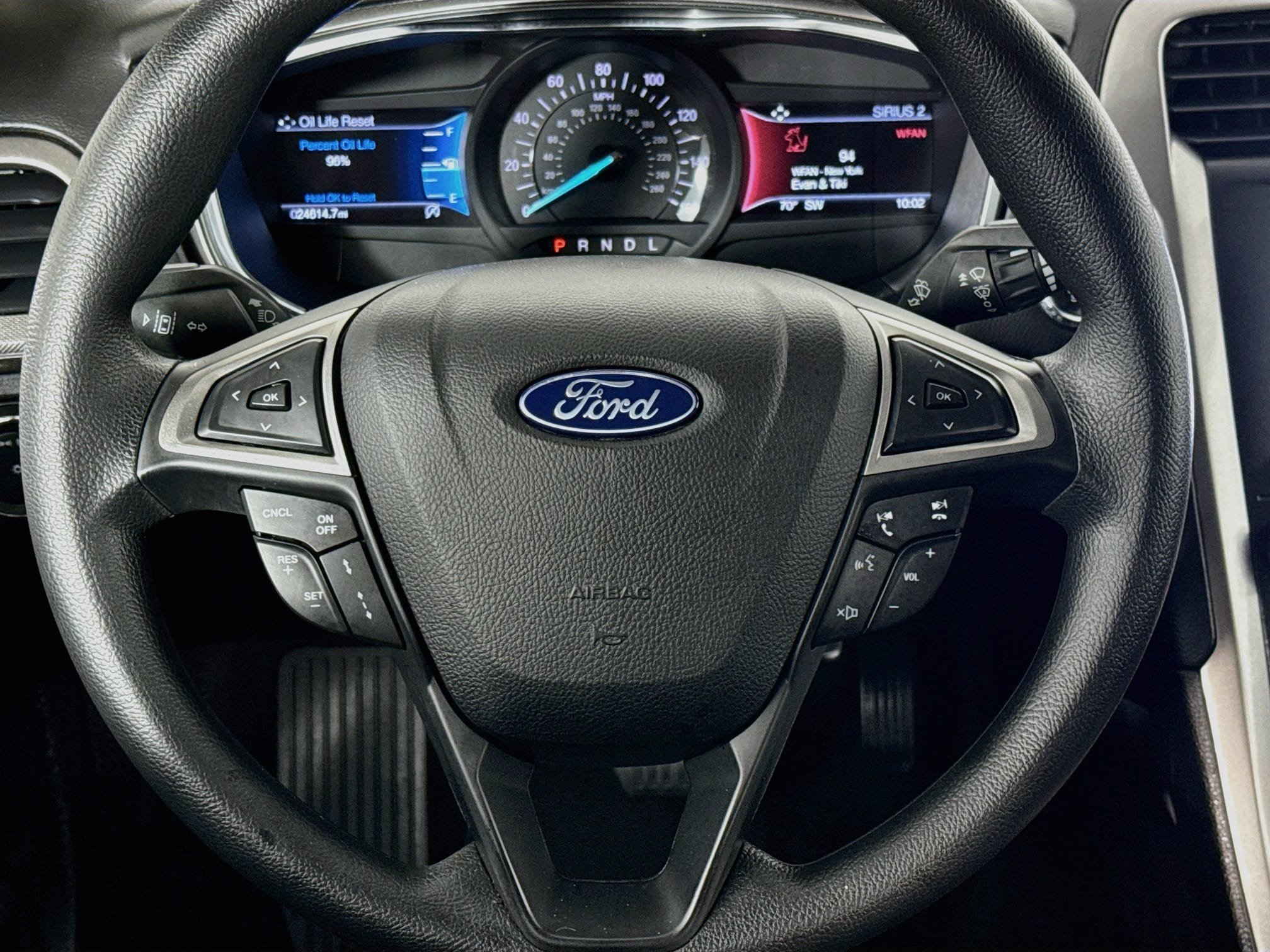 Used 2020 Ford Fusion SE FWD image 24