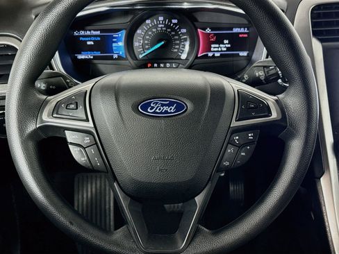 Used 2020 Ford Fusion SE FWD image 24