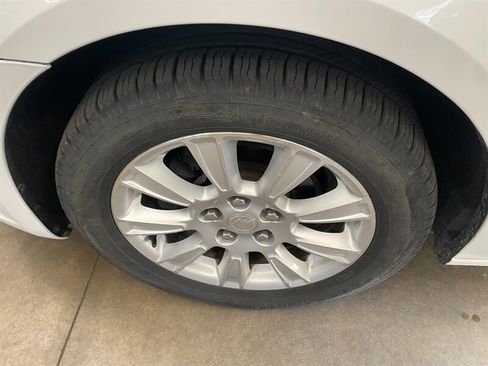 Used 2013 Buick LaCrosse Leather FWD image 21