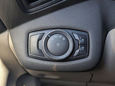 Used 2014 Ford C-MAX Energi SEL w/ Equipment Group 302A FWD image 31