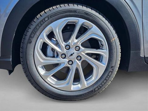 New 2027 Chevrolet Bolt LT w/ Comfort Package FWD image 11