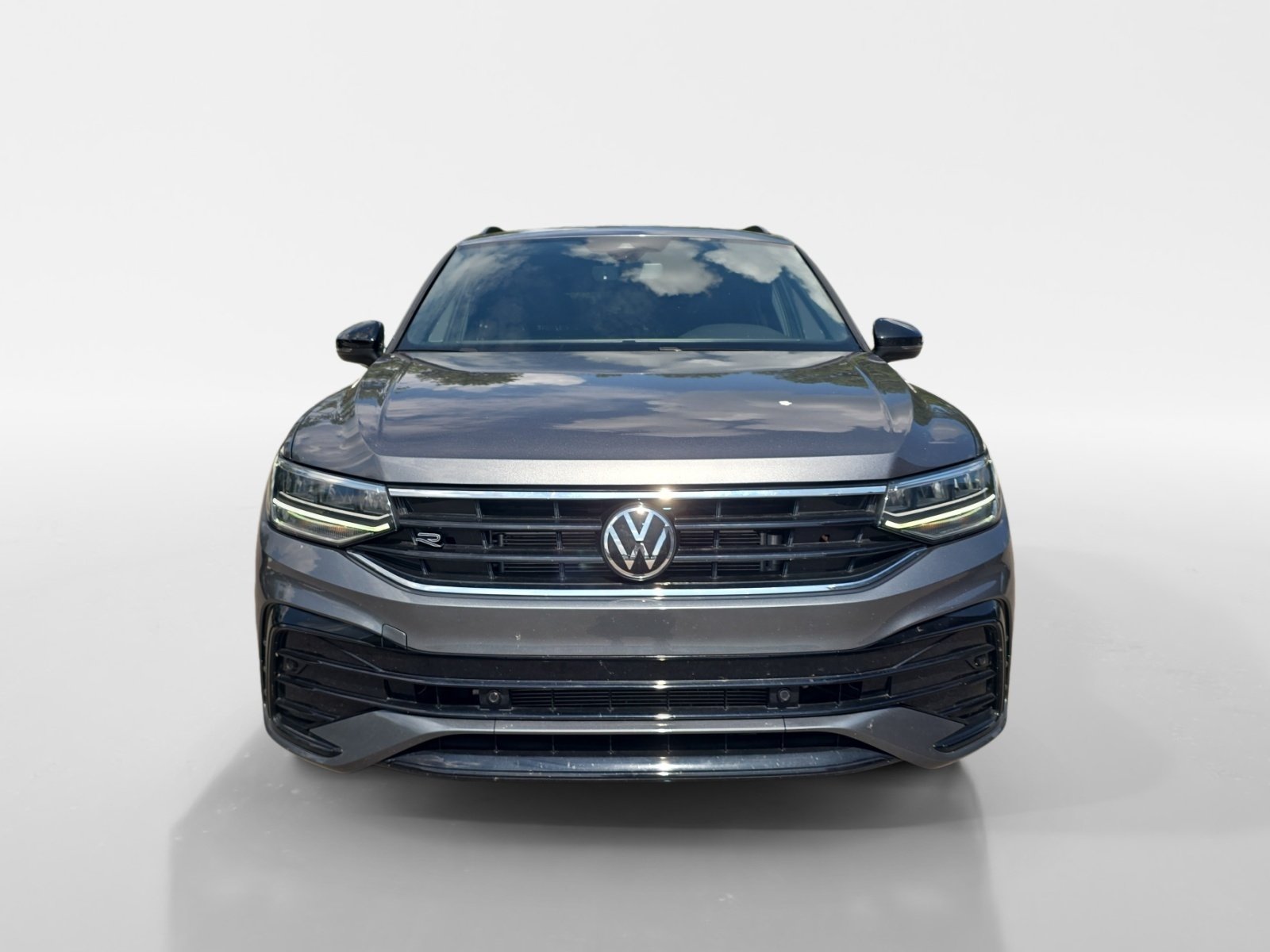 Used 2023 Volkswagen Tiguan SE R-Line FWD image 9