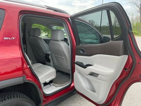 Used 2021 GMC Acadia SLT w/ Preferred Package AWD/4WD image 18