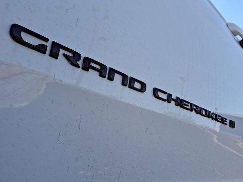 Used 2023 Jeep Grand Cherokee L Laredo AWD/4WD image 16