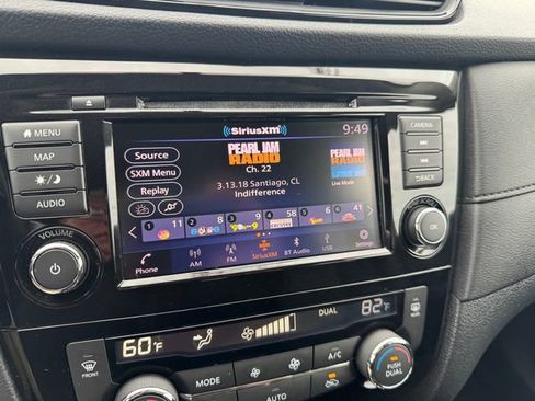 Used 2018 Nissan Rogue SV w/ Premium Package image 10