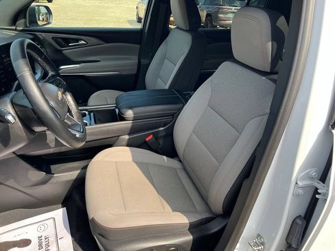 Used 2026 Chevrolet Traverse LT w/ Driver Confidence Package FWD image 28