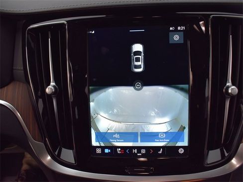 Used 2023 Volvo S60 B5 Ultimate w/ Climate Package image 30