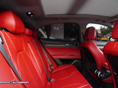 Used 2020 Alfa Romeo Stelvio Ti image 38