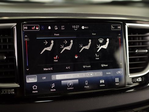 Used 2024 Chrysler Pacifica Touring-L image 13