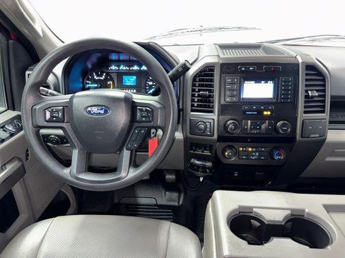 Used 2022 Ford F550 XL Crew Cab 203 4WD w/ Power Equipment Group image 15