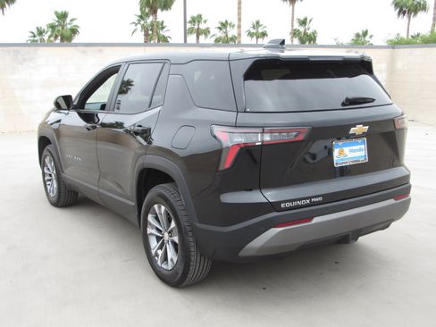 Used 2025 Chevrolet Equinox LT AWD/4WD image 6
