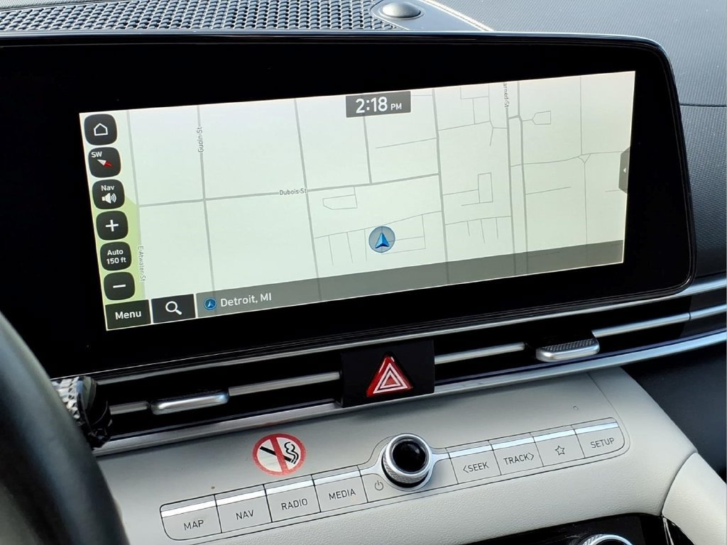 Used 2025 Hyundai Elantra Limited FWD image 25