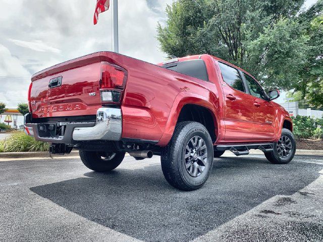 Certified 2022 Toyota Tacoma SR5 AWD/4WD image 8