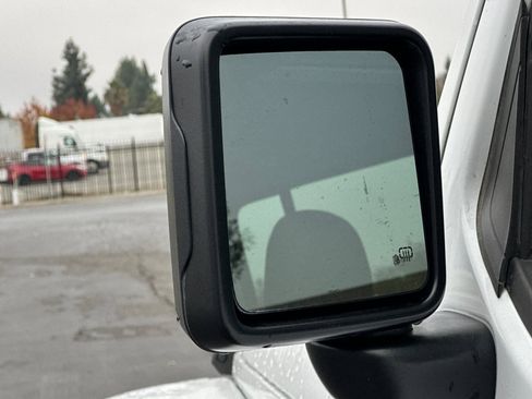 Used 2025 Jeep Wrangler Sahara image 53