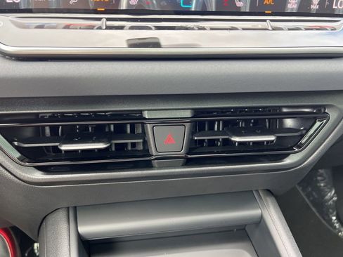 New 2025 Volkswagen Tiguan SE image 25