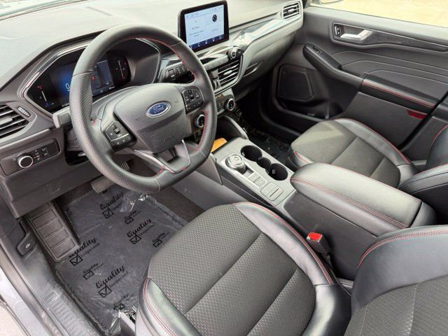 Certified 2025 Ford Escape ST-Line AWD/4WD image 12