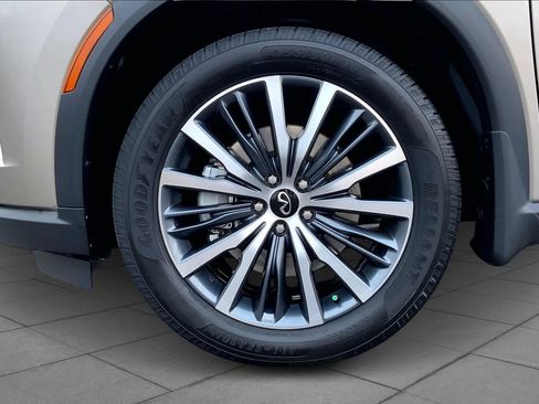 Used 2023 INFINITI QX60 Sensory image 10