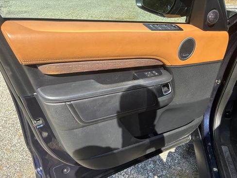 Used 2019 Land Rover Discovery HSE Luxury image 10