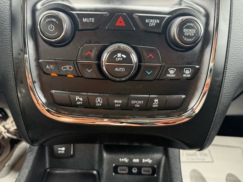 Used 2018 Dodge Durango GT image 24