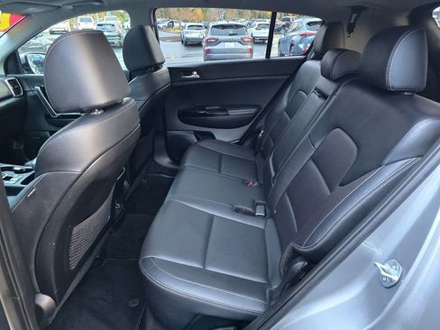 Used 2021 Kia Sportage EX w/ EX Technology Package image 9